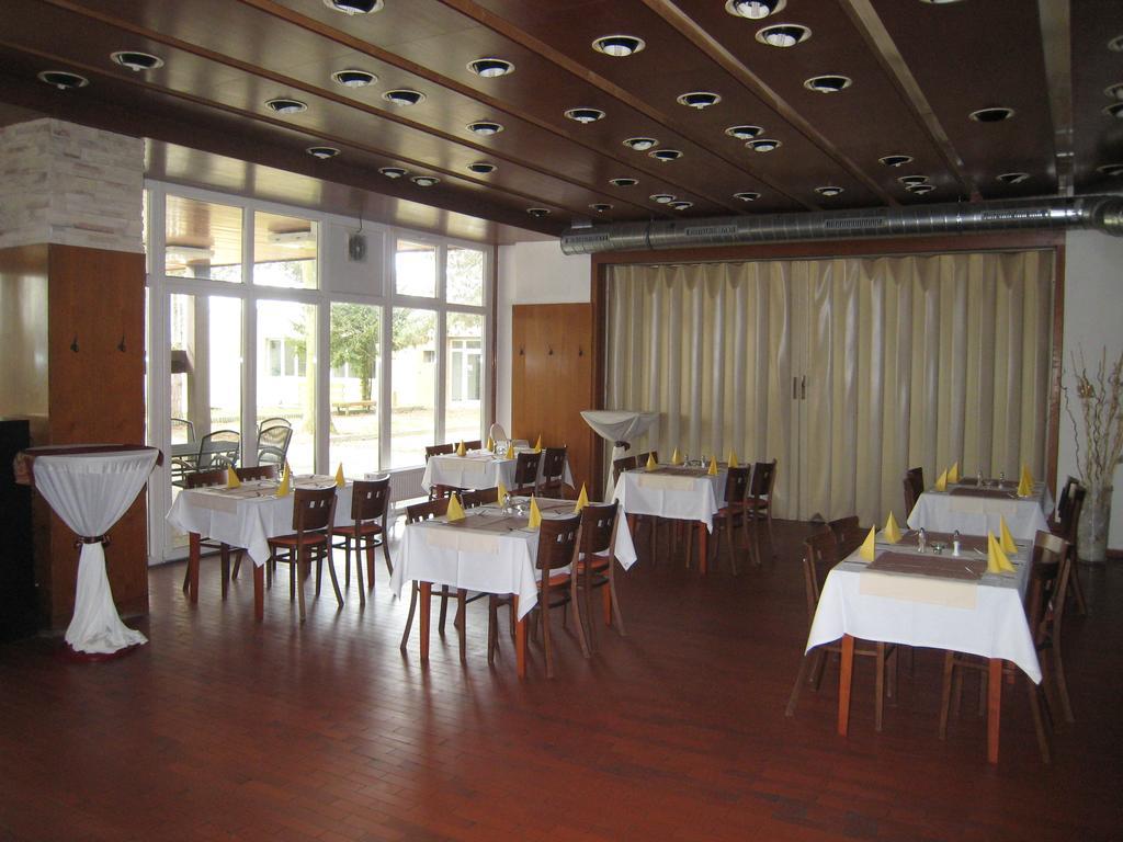Hotel Fontana Brno Esterno foto