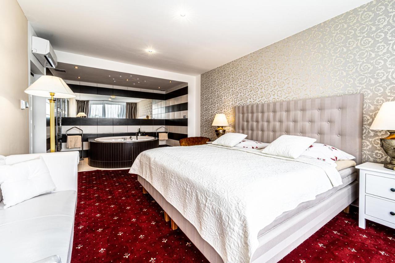 Hotel Fontana Brno Esterno foto